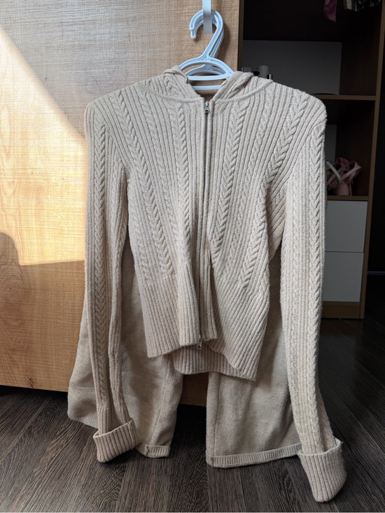 Garage Sweaters - Women's Cable Knit Zip-Up Hoodie Sweater - Beige
